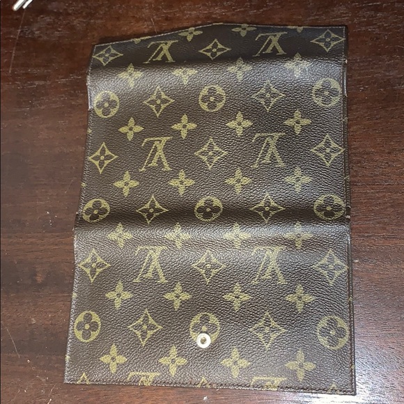 Louis Vuitton Wallet - Picture 2 of 7